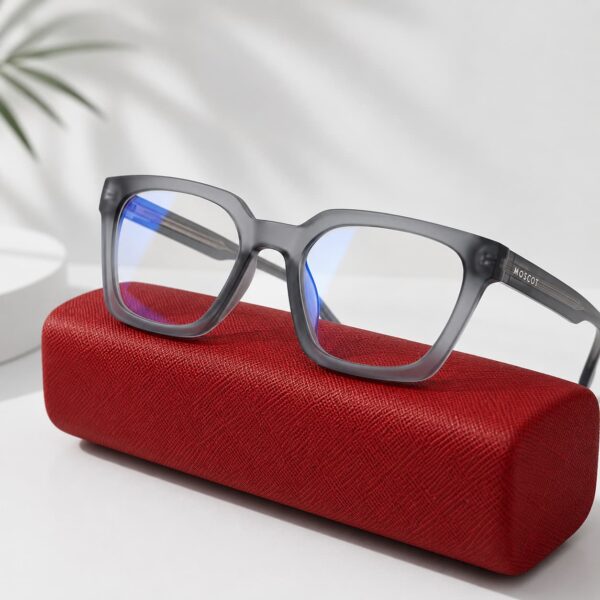 Minimalist Ash Specs
