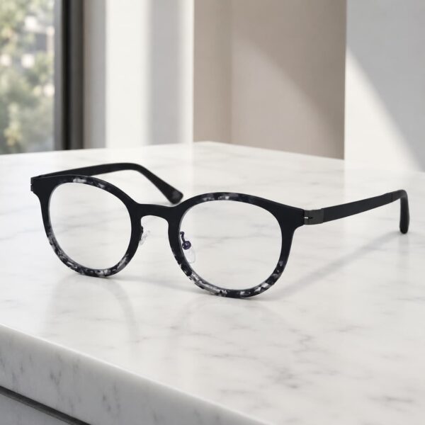 Bookish Noir 5866 frame